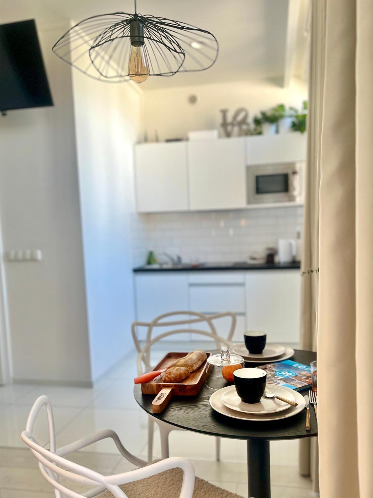 Apartament I Love Piotrkowska Z Wielkim Lustrem, Balkonem I Klimatyzacja Łódź Exterior foto